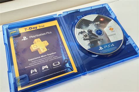 Heres What The Inside Of A Ps4 Game Case Looks Like Polygon