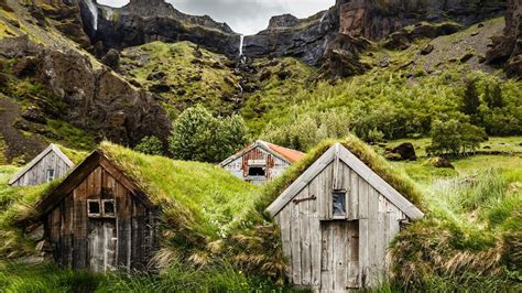 Turf Houses Icelands Original Green Buildings Bbc Travel