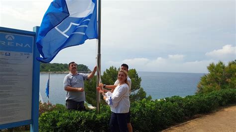 Podignuta plava zastava na plažama Yacht, Brioni i Ambrela | Regional ...