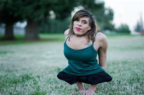 woman born with no legs has wonderful sex life after defying bullies and finding love moneypug