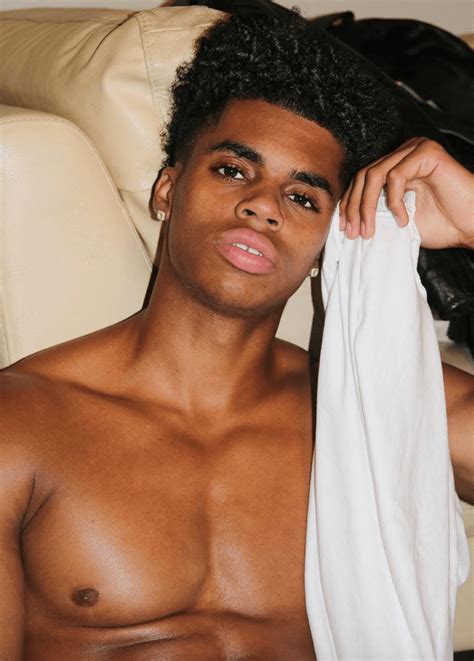 deven hubbard wants you to like his new fotos want you news model