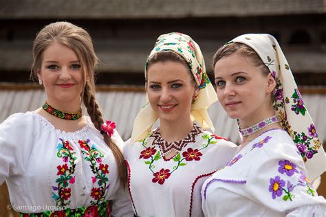 Romanian Beauties In Traditional Costumes Santiago Flickr