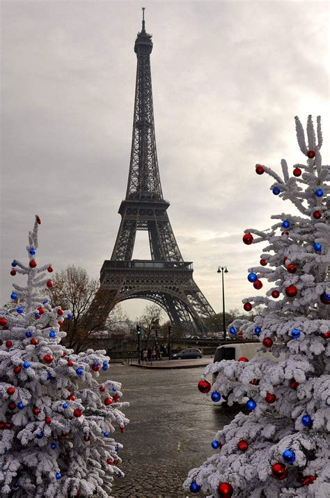 Christmas In Paris Wallpapers On Wallpaperdog