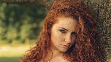 Hintergrundbilder Gesicht Bäume Frau Rothaarige Modell Porträt Augen lange Haare