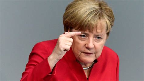 Flüchtlingspolitik Merkel Verteidigt Ihren Kurs In Der
