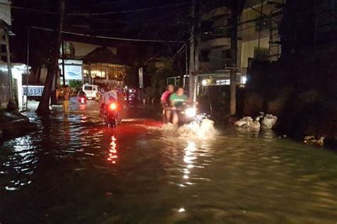 Look Flood Hits Boracay Village Anew Abs Cbn News