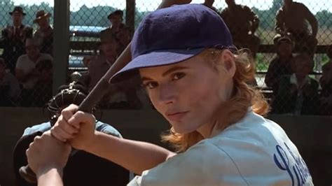 Heres What The Cast Of A League Of Their Own Looks Like Now