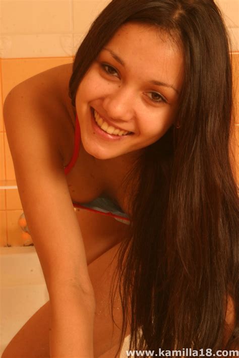 Kamilla Taking A Bath And Getting Naked