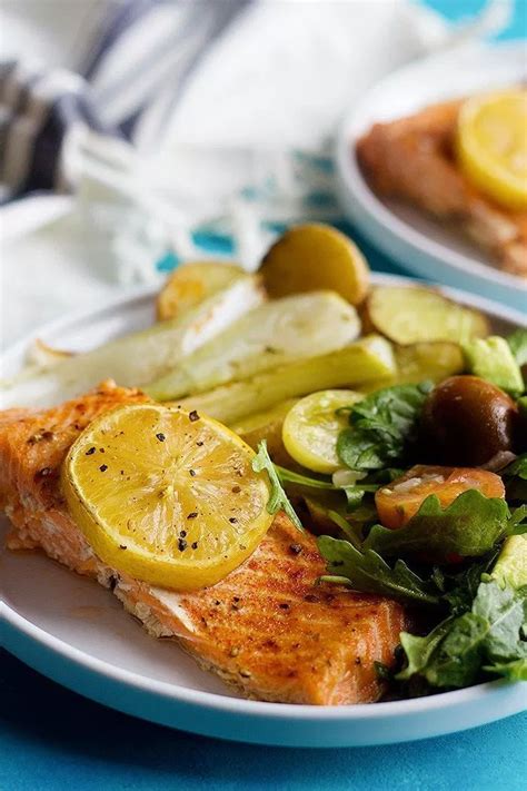 Naturally low carb, keto, paleo and whole30 compliant. Baked Salmon Fillet with Lemon • Unicorns in the Kitchen ...