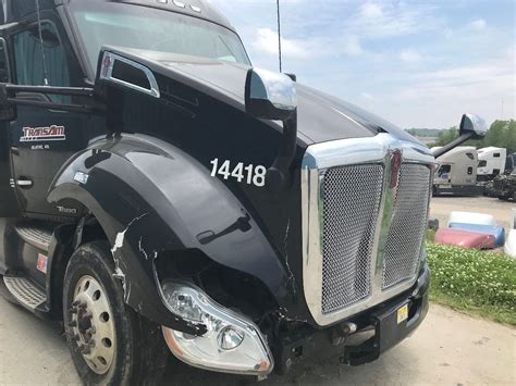 Kenworth T680 Hood