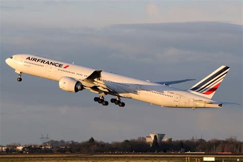 Air France Boeing 777 300er Takeoff At Montreal Trudeau Aircraft