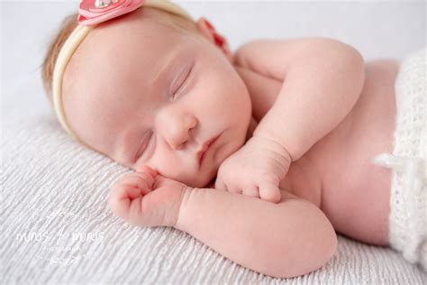 Newborn Photoshoot baby girl - Minis 4 Minis Photography