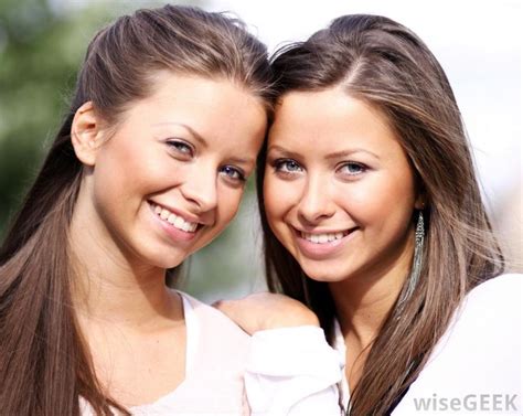 Kcinosdesigns Whats The Difference Between Identical And Fraternal Twins
