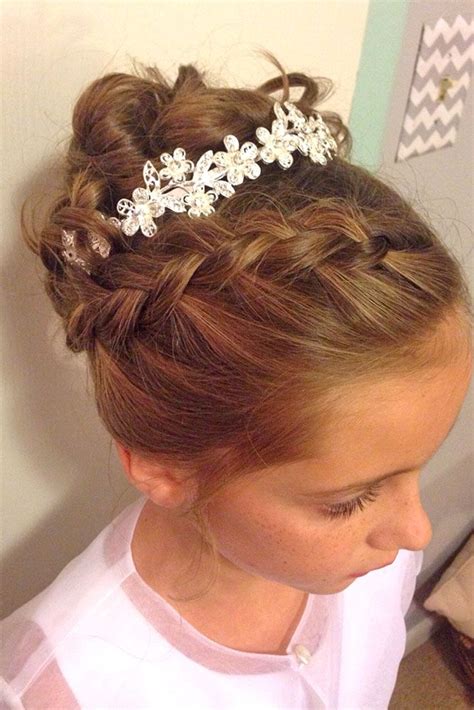 We cannot ignore the importance of flowers at wedding day as all the decoration around you on that day is of the flowers other than that flower are also an important part in bridal accessories for this special day. 33 Cute Flower Girl Hairstyles (2020 Update) | Flower girl ...