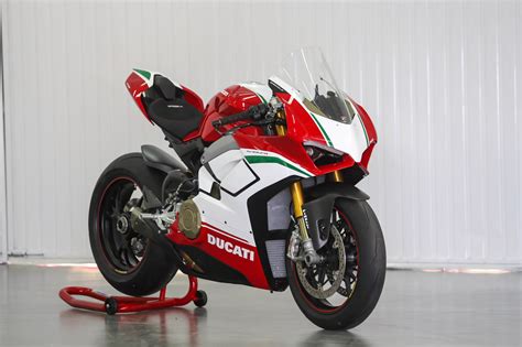 First Ducati Panigale V4 Speciale Delivered In India Costs Inr 5181 Lakh
