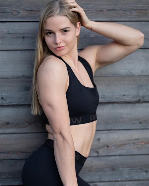 Lena Ramsteiner Female Athletes Back And Biceps Fitness Models