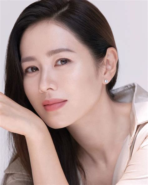 Son Ye Jin Asianwiki In 2022 Chinese Beauty Jin Beauty