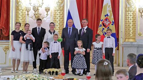 Vladimir Putin Encourages Russians to Have More Babies | Al Bawaba