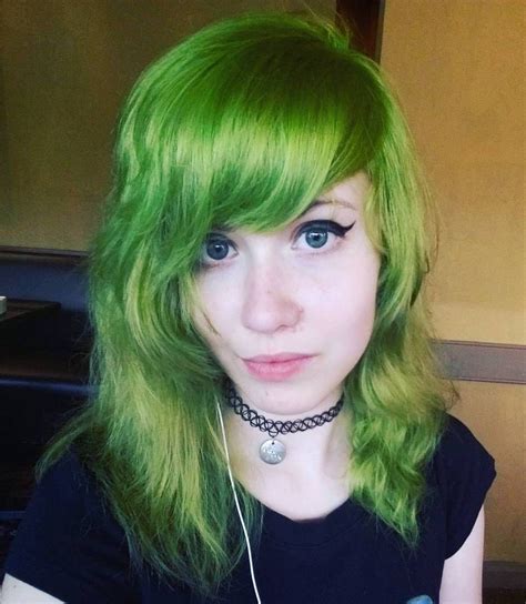deeply emotional and creative emo hairstyles for girls styles art haarfarben grüne haare