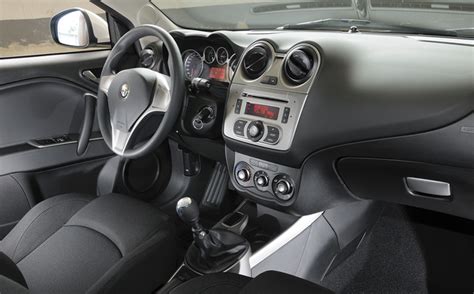 Sirva como ejemplo que todas las versiones incorporan control de estabilidad. Listino Alfa Romeo MiTo prezzo - scheda tecnica - consumi ...