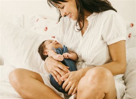 Posturas Para Sostener En Brazos A Un Bebé Recién Nacido Csc