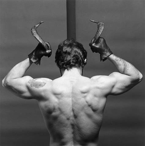 Controversial Photographer Robert Mapplethorpe S Works Tell Viewers To Embrace More Life In