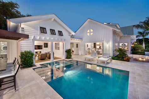 25 Pool Houses To Complete Your Dream Backyard Retreat