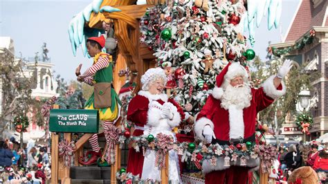 Disney Parks Magical Christmas Day Parade Airing Dec 25 On Abc