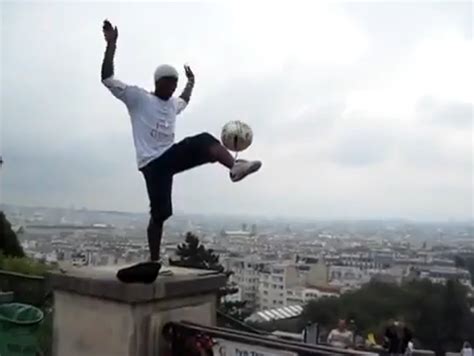 Amazing Soccer Tricks [VIDEO]