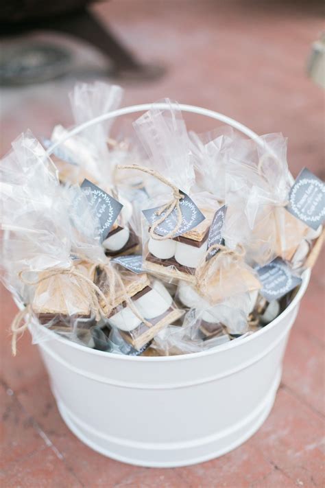 Theres No Wedding Idea More Quintessentially Summery Than Smores