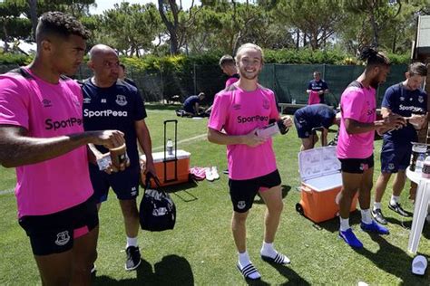 Everton forward richarlison signs a new deal that will keep him at goodison park until summer richarlison's contract extension comes the day before struggling everton face premier league. Everton FC news and transfer rumours LIVE: Latest on ...