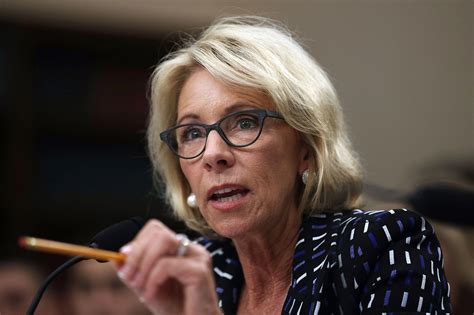 Betsy Devos Is Starting To Roll Back The Obama Era Fight Against Campus Sexual Assault Vox