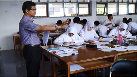 Inspirasi terbaru 40 gambar animasi guru sedang mengajar. Guru Dari Kedah, Kelantan Antara Paling Ramai Mohon ...