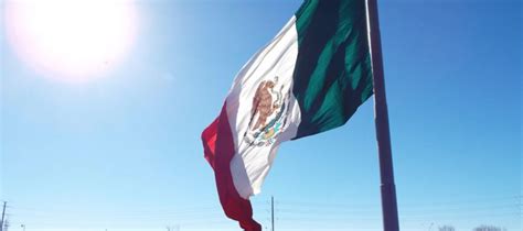 el periódico de méxico noticias de méxico culturales la bandera mexicana un emblema