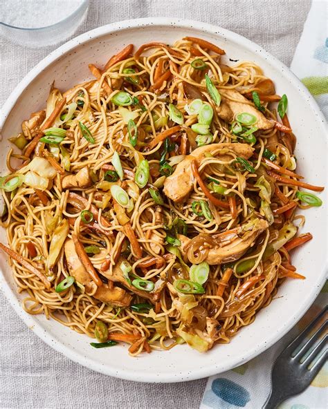 How To Make The Easiest Chow Mein In Just 20 Minutes Recipe Chow Mein Recipe Chicken Chow