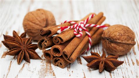 6 Essential Holiday Spices Fyi