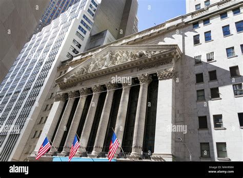 New York Stock Exchange Trading Floor Hi Res Stock Photography And