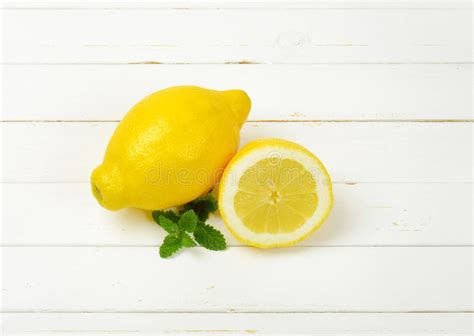 One And Half Lemons Stock Image Image Of View Refreshing 93315475