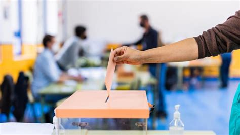 Oy kullanmama cezası ne kadar kaç TL Seçimde oy kullanmak zorunlu mu
