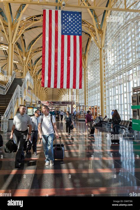 Ronald Reagan National Airport Terminal Interior Stock Photo Alamy
