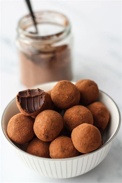 Cocoa Dusted Chocolate Truffles Baker Jo S Simple And Classic Truffles