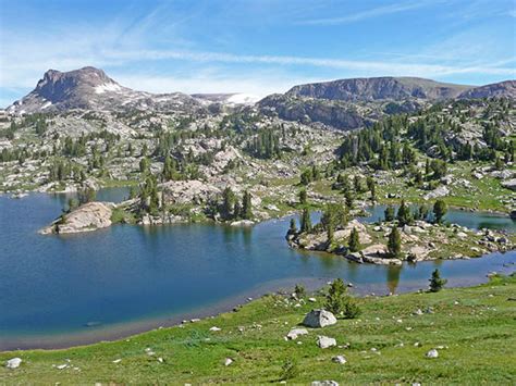 Beartooth Lakes Loop Hiking Trail In Wyoming In The Shoshone National