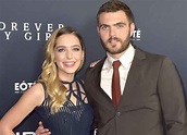 Jessica Rothe & Alex Roe On 'Forever My Girl' & Learning Southern ...