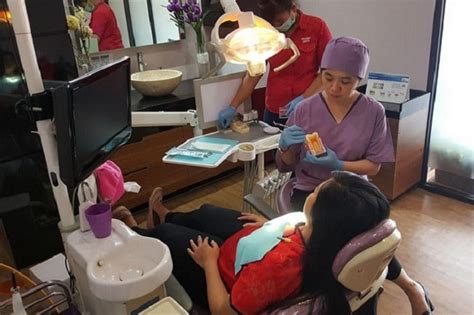 Jam buka tempat praktek dokter gigi di surabaya buka 24 jam pada umumnya berupa rumah praktek atau klinik 24 jam. Daftar Klinik Gigi Surabaya (Alamat dan Nomor Telepon ...