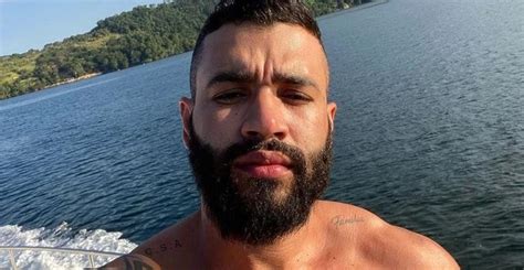 Gusttavo Lima Exibe Corpaço Musculoso Sem Camisa E Arranca Suspiros Deus Grego