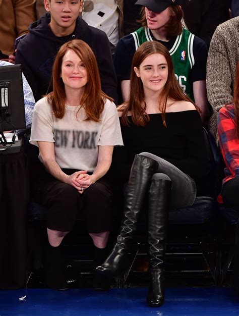 Julianne Moore And Daughter At Ny Knicks Game Dec 2016 Popsugar Celebrity Photo 8