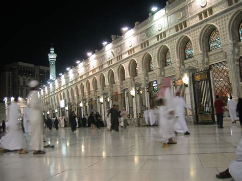 Pobierz to zdjęcie kaaba in masjid al haram in mecca saudi arabia ottoman kaaba in masjid al haram fabric cover islamic calligraphy teraz. Nice Wallpapers, Islamic Wallpapers, Aqwal e Zareen ...