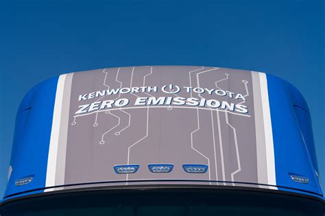 Toyota Hydrogen Semi Truck Unleashed With 300 Mile Range Carbuzz