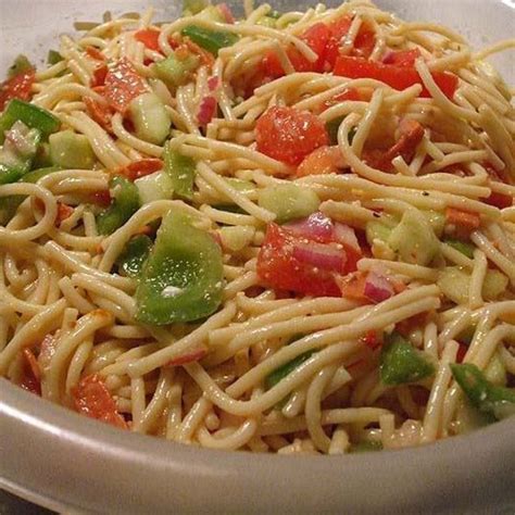Add spaghetti to a large bowl with cucumbers, bell pepper, onion, tomatoes, pepperoni, olives and cheese. Cold Spaghetti Salad | Recipe | Cold spaghetti salad ...