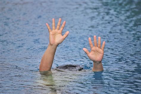 10代の男性2名が溺死 川で溺れた5歳女児の救出を試みて力尽き Mixiニュース